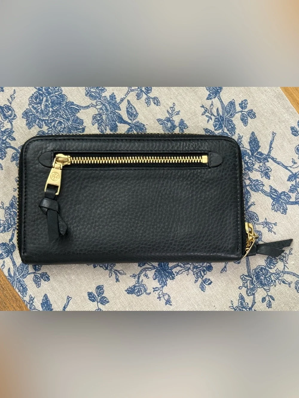 Tory Burch Walker Black Pebble Leather Continental Zip Around Wallet